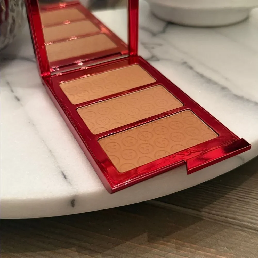 One/Size Beauty O/S Made For Shade Bronzer Contour Trio in Light